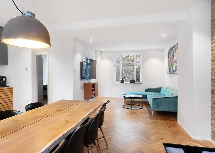 Апартаменты Luxurious 143 Sqm In